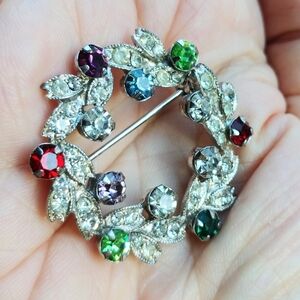 Vintage Eisenberg Uranium Glow Multicolor Rhinestone Wreath Brooch Pin
